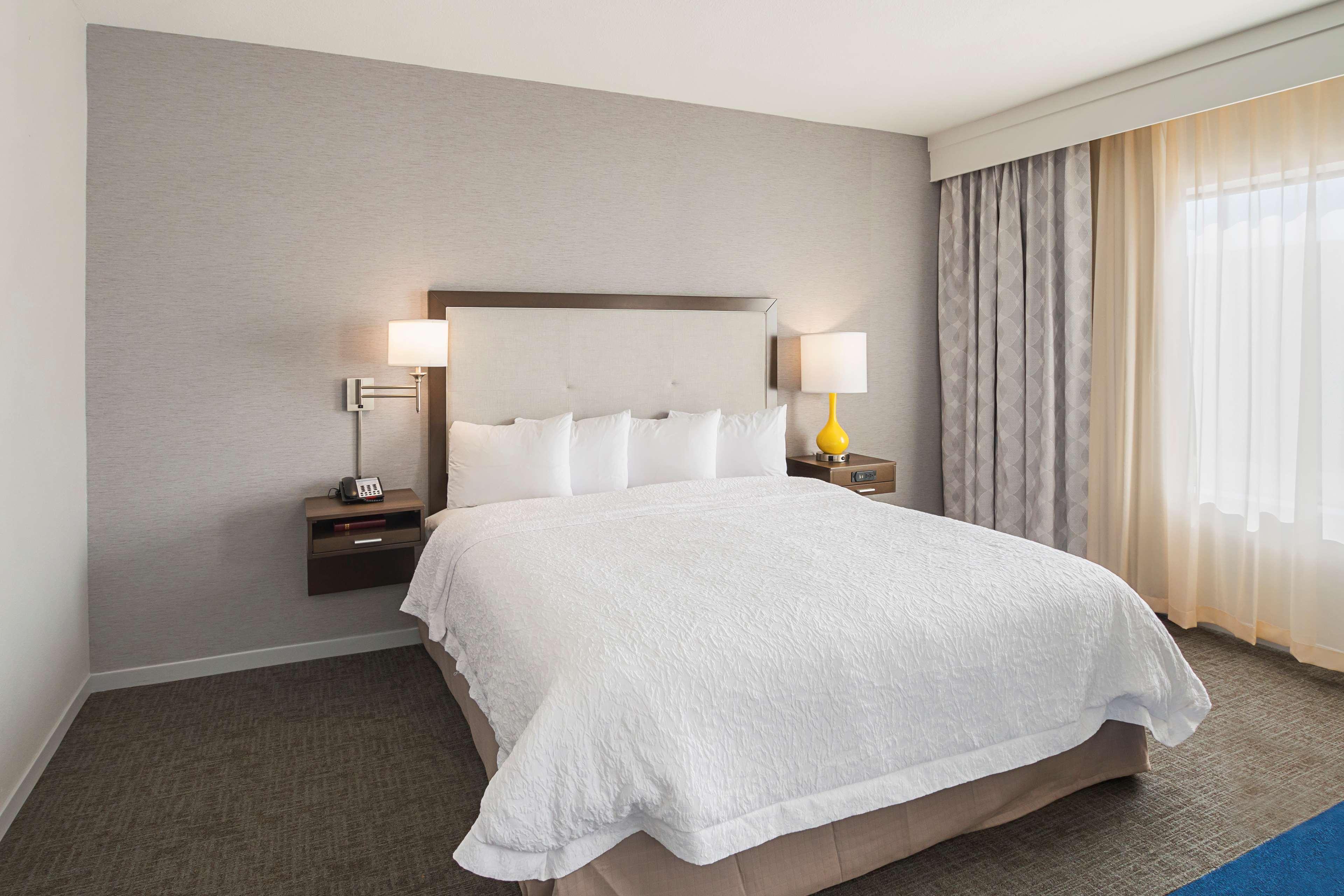 Hampton & Dfw Airport West Hotel
