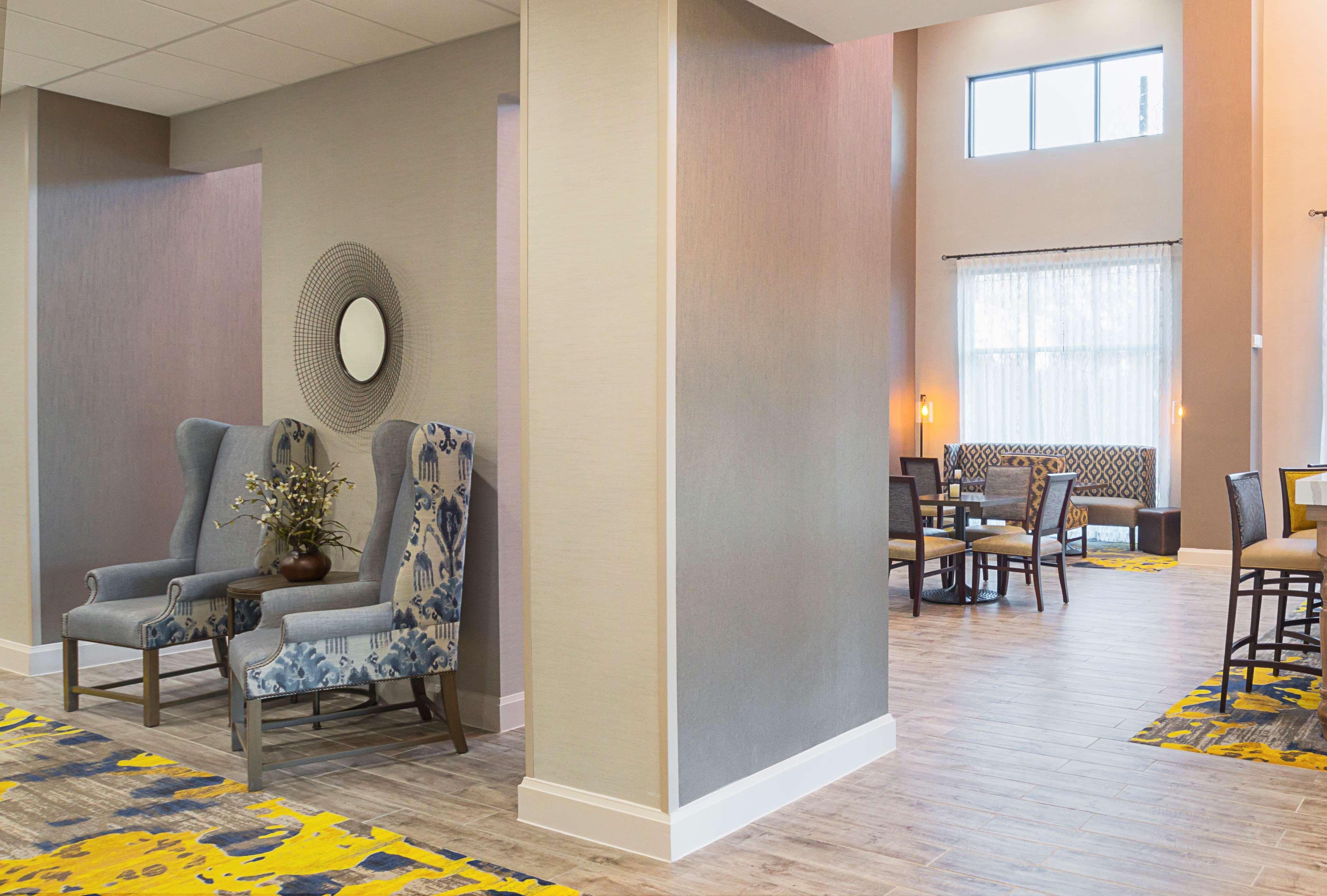 Hampton & Dfw Airport West Hotel