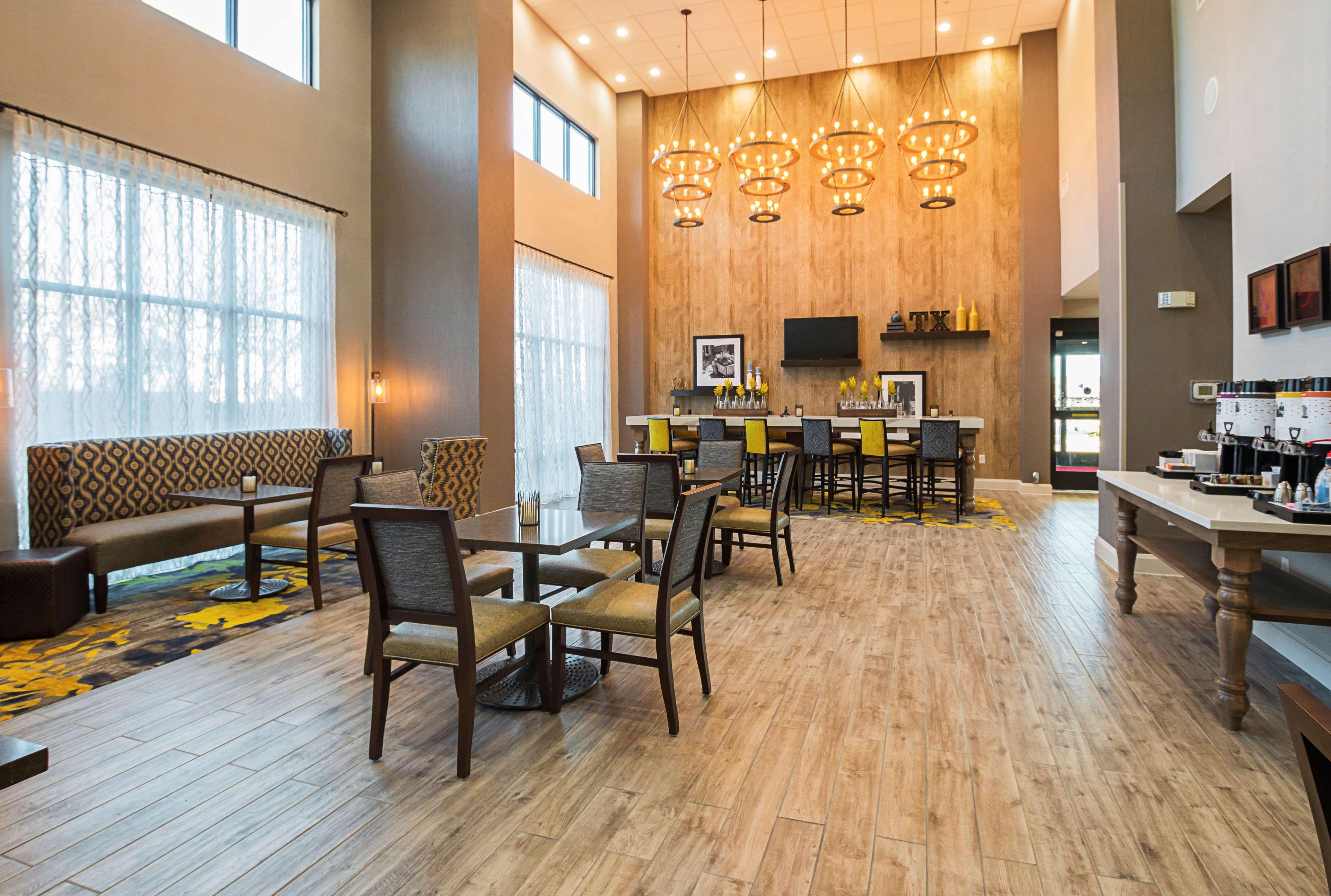 Hampton & Dfw Airport West Hotel Colleyville