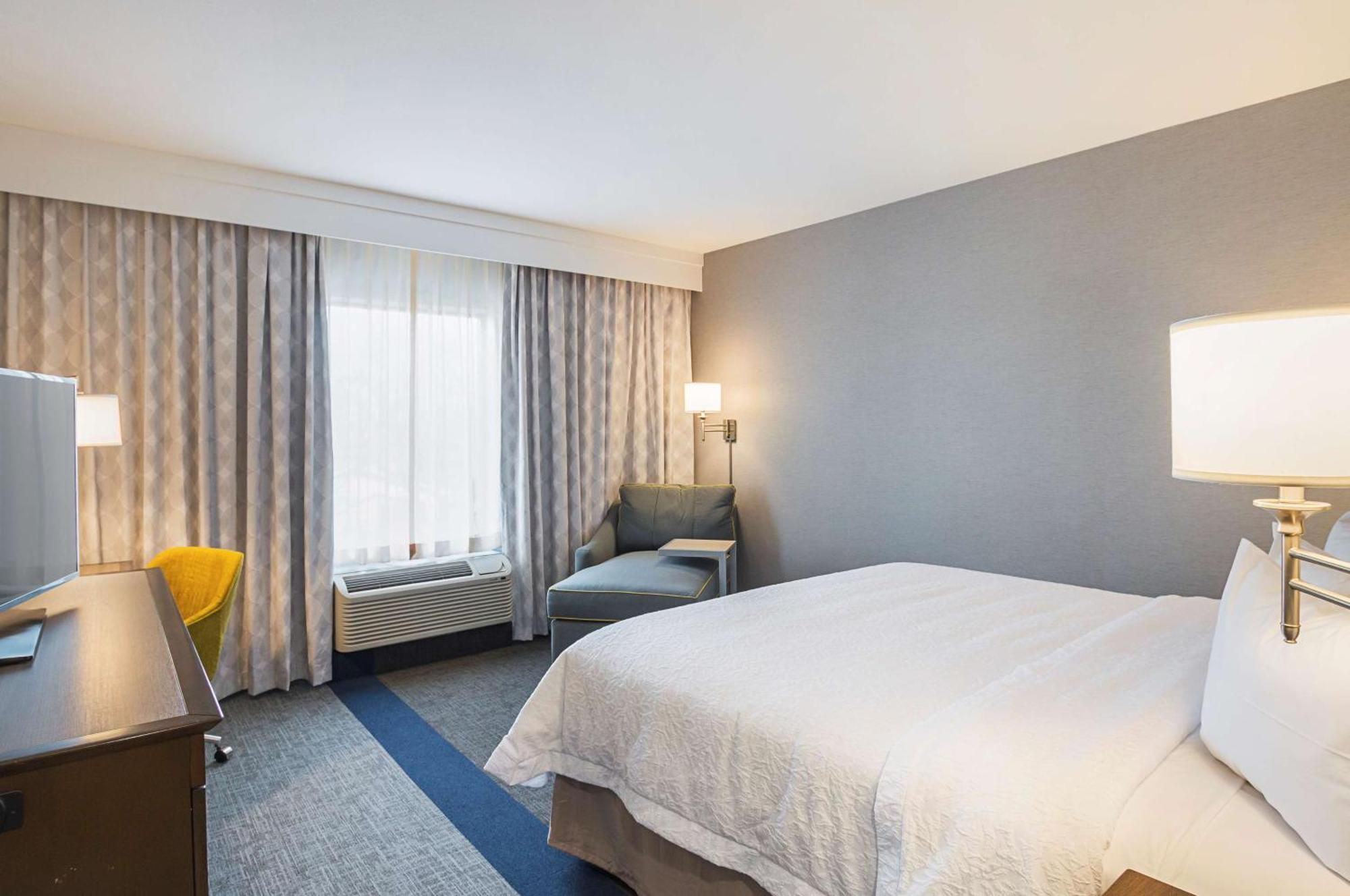 Hampton & Dfw Airport West 3*