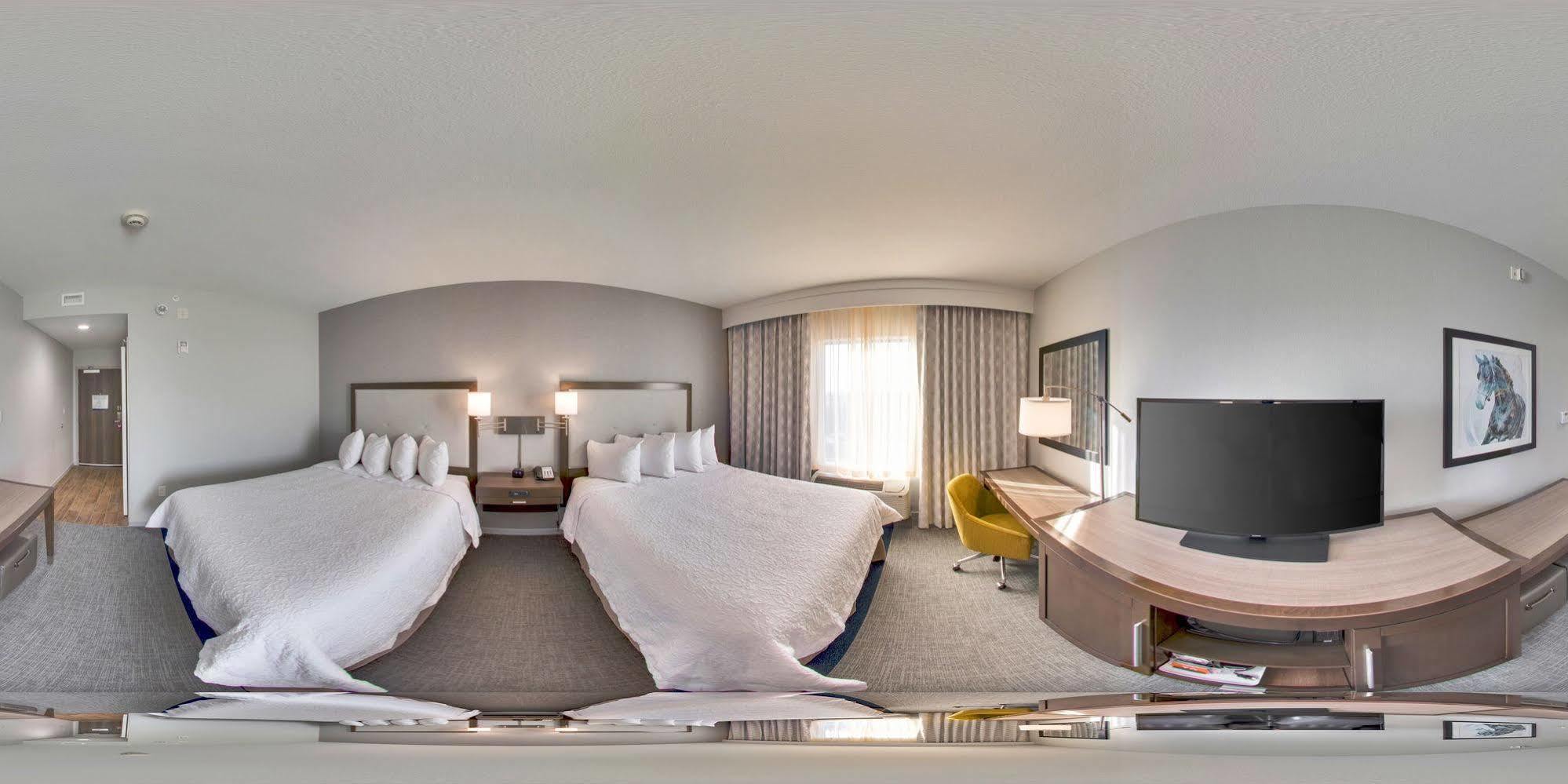 Hampton & Dfw Airport West 3*